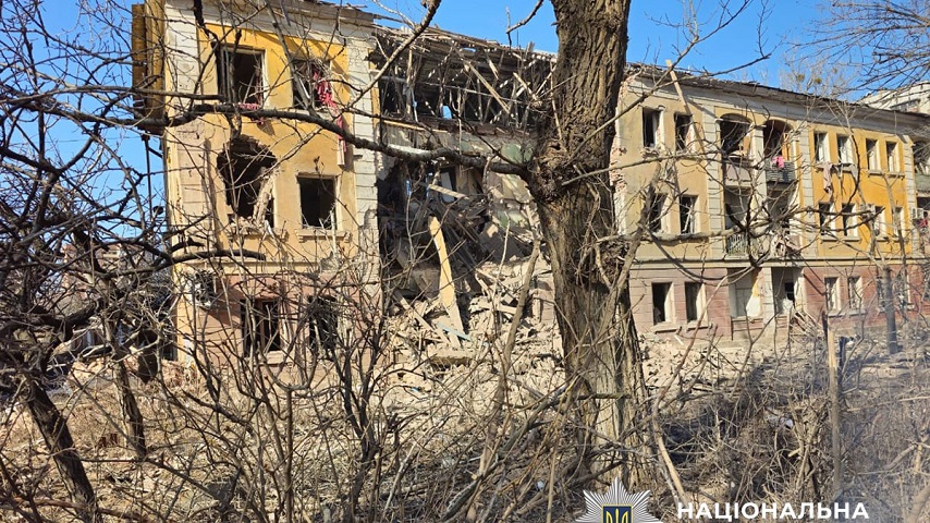 Удар авіабомбами по центру Слов’янська забрав життя 4 людей, поранено 20 (Фото, відео)