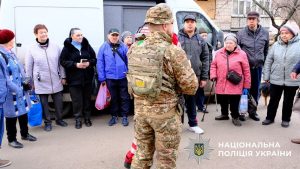 З Миколаївки евакуювали 20 людей, серед них один неповнолітній