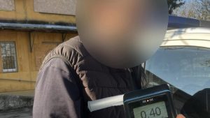 У Краматорську зупинили нетверезого водія Мерседесу без прав