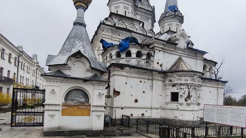 Російські обстріли пошкодили храм у Святогірську, будинки у Миколаївці та Краматорську