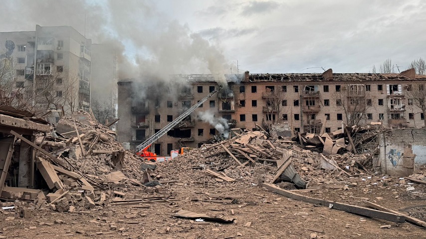 У Слов’янську вже двоє поранених внаслідок удару авіабомби (Відео)