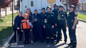 Евакуаційна група «Фенікс» вивезла 28 людей із прифронтових громад Донеччини