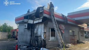 Російські дрони атакували АЗС та склад у Слов’янську
