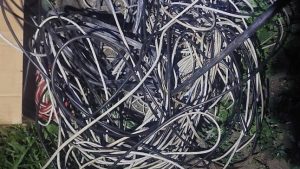 У Краматорську патрульні виявили двох чоловіків із кабелями невідомого походження