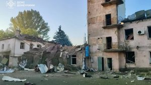 Росіяни вдарили авіабомбами по пожежній частині у Дружківці