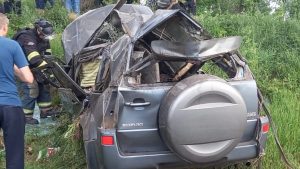 На Донеччині рятувальники деблокували водія з понівеченого авто