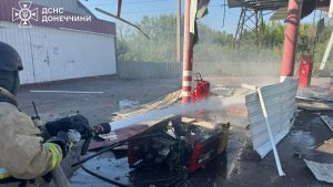 Ворожий дрон атакував автозаправну станцію в Краматорську