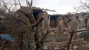 Троє людей поранено та 59 житлових будинків зруйновано внаслідок російських обстрілів
