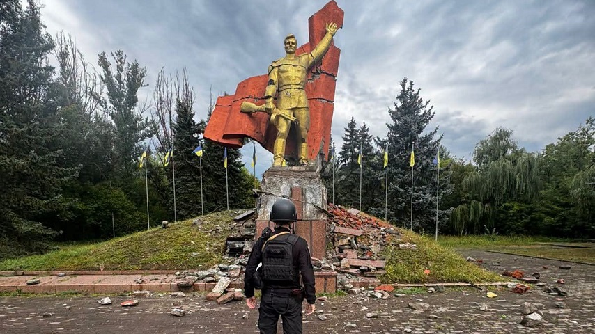 Окупанти знищили монумент визволителям Слов’янська у Другій світовій війні