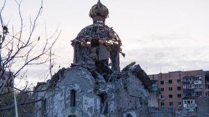 Авіаудар по Краматорську: поранені люди, палала багатоповерхівка та храм