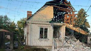 30 разів росіяни обстріляли Донеччину: 1 загиблий, 9 поранено, 90 цивільних об’єктів зруйновано