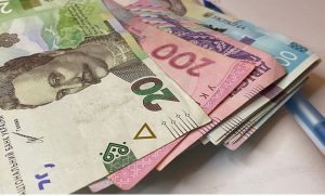 Від 20 до 80 тисяч гривень: які зарплати отримують українці