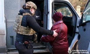 «Білі янголи» евакуювали з Миколаївки 22 людей, які пережили пекло