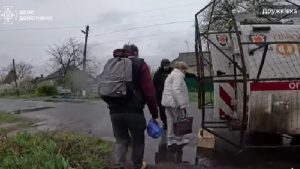 Рятувальники евакуювали 11 людей за тиждень, серед них дитина та маломобільні