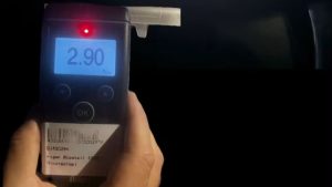 Алкоголь перевищував норму в 14 разів: у Краматорську зупинили мопедиста без шолома