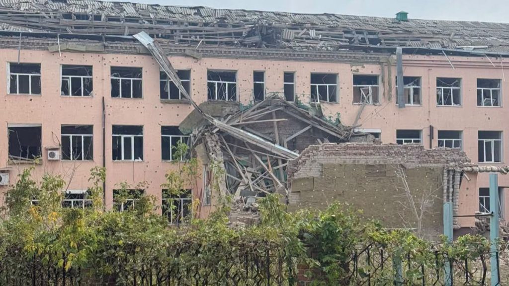Окупанти обстріляли центр Слов’янська з РСЗВ «Торнадо»: пошкоджено музей та навчальний заклад