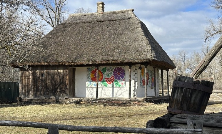 Як у селі Прилісне Черкаської громади зберігається музей просто неба