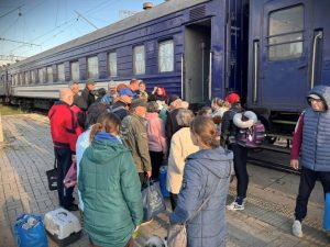 Жителі Донеччини після евакуації отримали тимчасове житло на Івано-Франківщині та Рівненщині