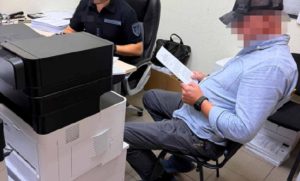 Незаконні виплати «бойових» на 2,4 млн гривень: начальник штабу військової частини на Донеччині постане перед судом