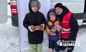 Волонтери ГО “Спортивна молодіжна ліга” привезли допомогу в Новоселівку (фото)