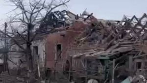 Самовільно повернулися під бомби: Олексієво-Дружківці загинули батько та син, ще двоє дітей та мати поранені