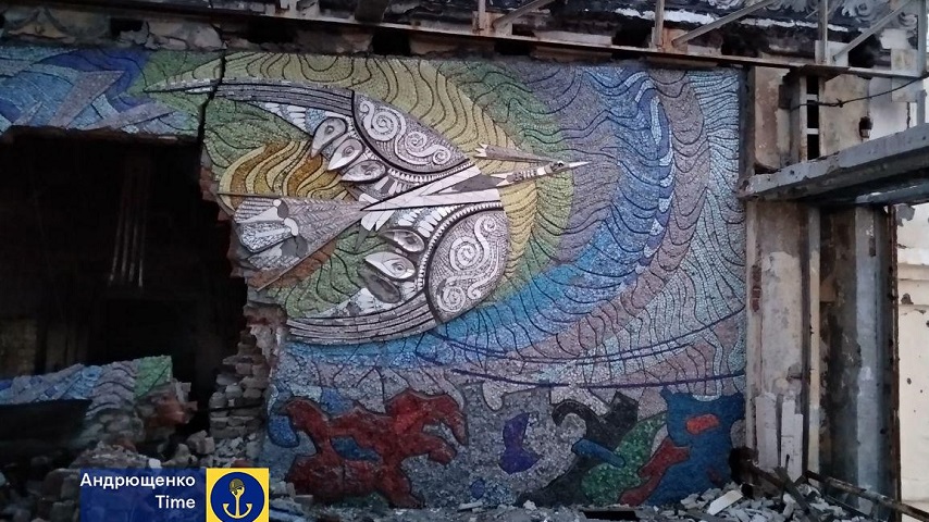 Мозаїка «Боривітер» у Маріуполі все більше руйнується (Фото)