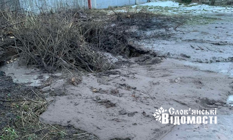 Після публікації “Слов’янських відомостей” у Слов’янську за три години ліквідували порив водогону (фото)