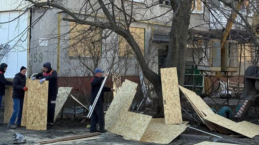 Наслідки авіаудару по Слов’янську 10 березня: загиблі, поранені та десятки пошкоджених будинків