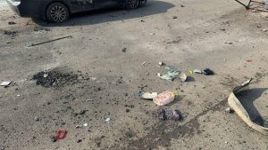 У Краматорську дрон «Ланцет» вдарив по дорозі, поранено двох чоловіків