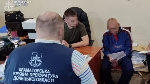 Напав з ножем на підлітка: у Краматорську чоловік отримав 8 років за нанесення ножових поранень