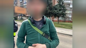 У Краматорську патрульні виявили чоловіка, якого розшукували за наркозлочини