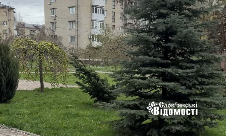 Весняний прифронтовий Слов’янськ. Фоторепортаж.