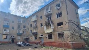 У Краматорську дрони вдарили по центру міста, двоє людей поранено