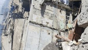 Авіаудар по Миколаївці: троє поранених, зруйновані багатоповерхівки