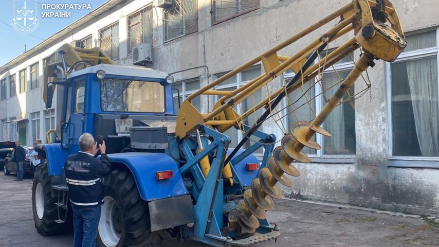 На Донеччині директорку фірми підозрюють у привласненні 1,7 млн грн на ремонті спецтехніки
