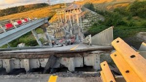 ЗСУ повністю зруйнували міст на трасі Маріуполь – Донецьк та вдарили по інших мостах, складах та пунктах управління БПЛа на ТОТ Донеччини