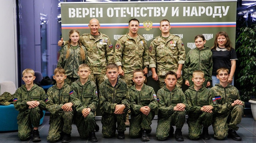 Росіяни продовжують мілітаризацію українських дітей на окупованій частині Донеччини 
