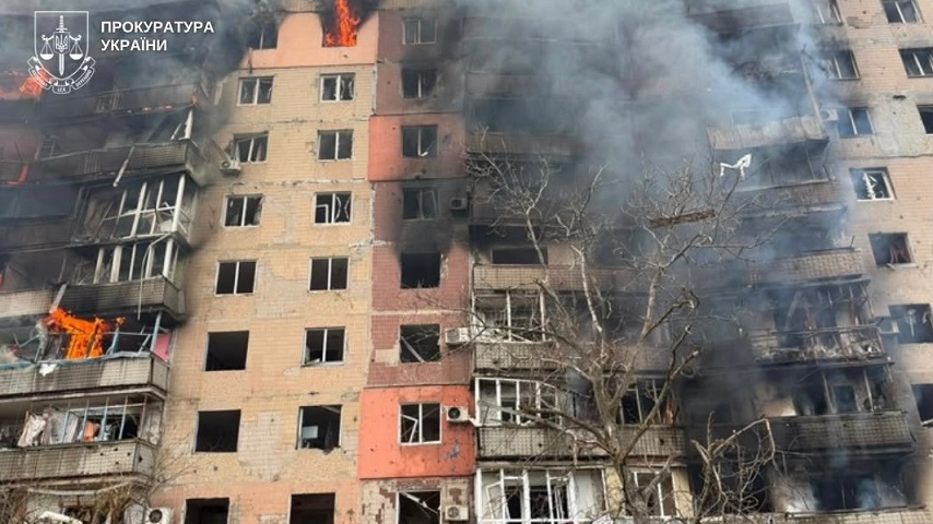 Масований удар по Краматорську забрав життя жінки, ще четверо поранені (фото)