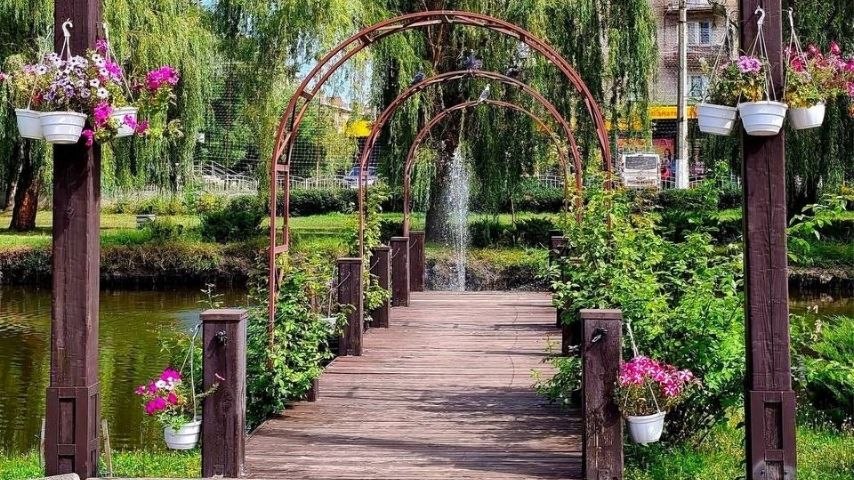 Парк Шовковичний – краса попри війну (фото)